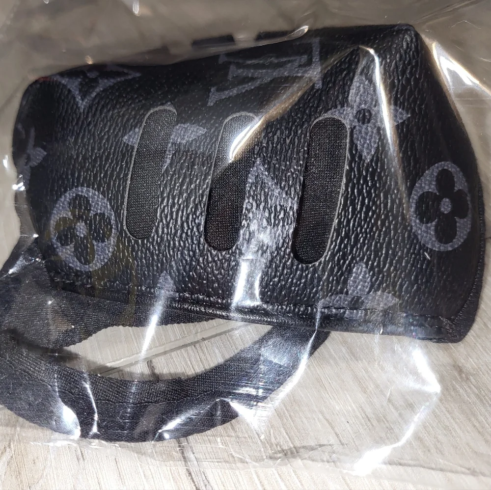 ⚜️ [NWOT] Luis Viutton Lux LV Mask